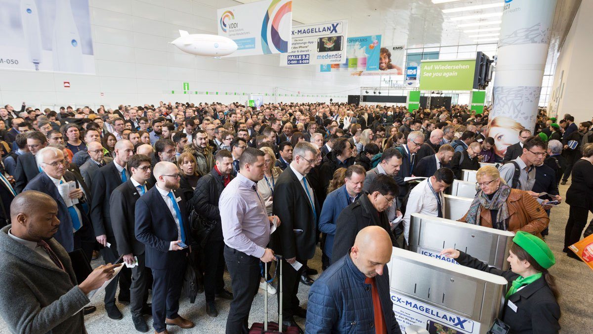 IDS 2019 crowd